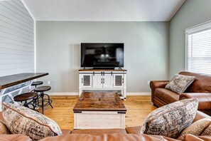 Living area - Sea You Soon, Pet-Friendly | Community Amenities (Bolivar Peninsula)