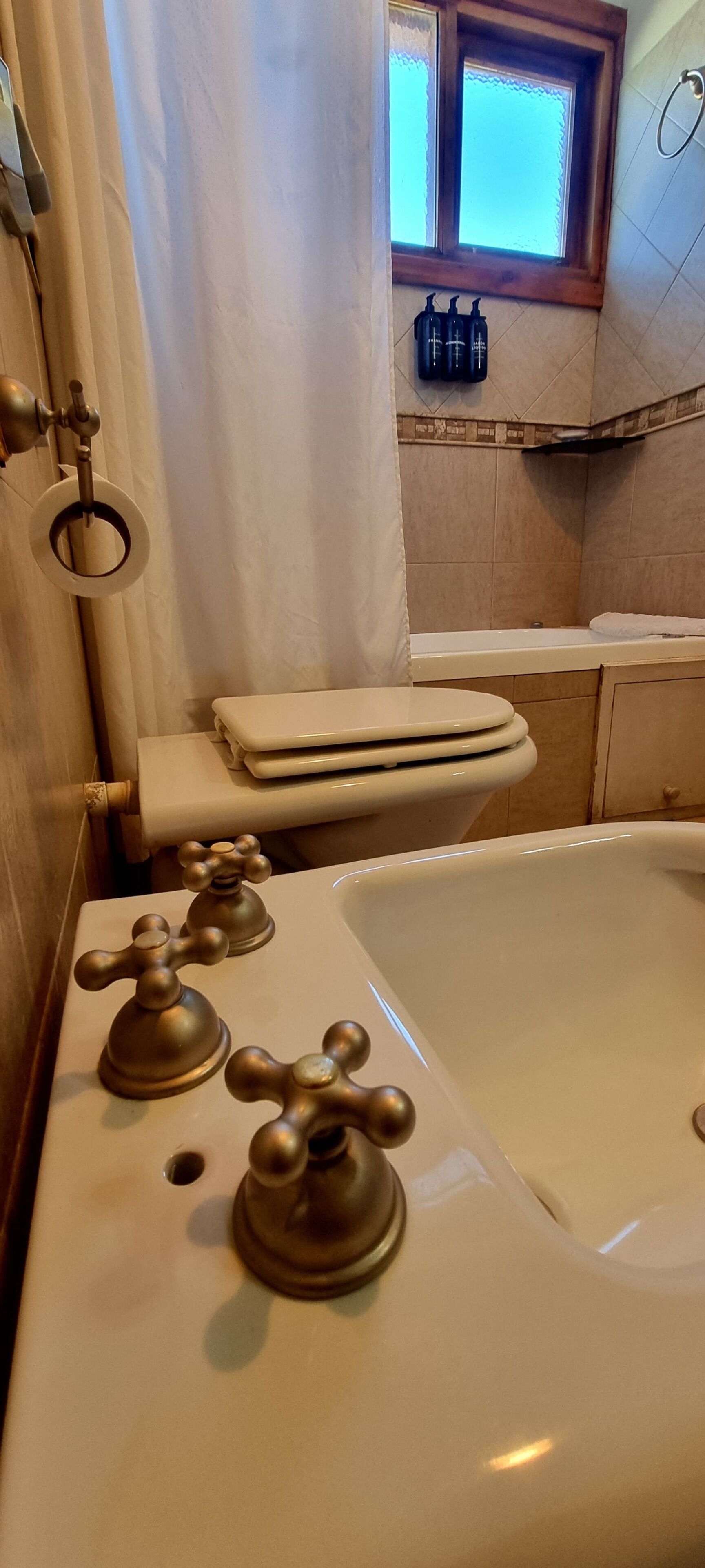 Cabaña, vistas al patio | Baño