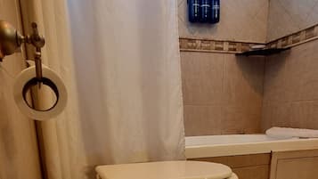 Cabin, Courtyard View | Bathroom