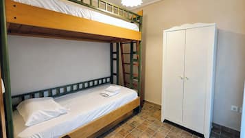 Iron/ironing board, Internet, bed sheets
