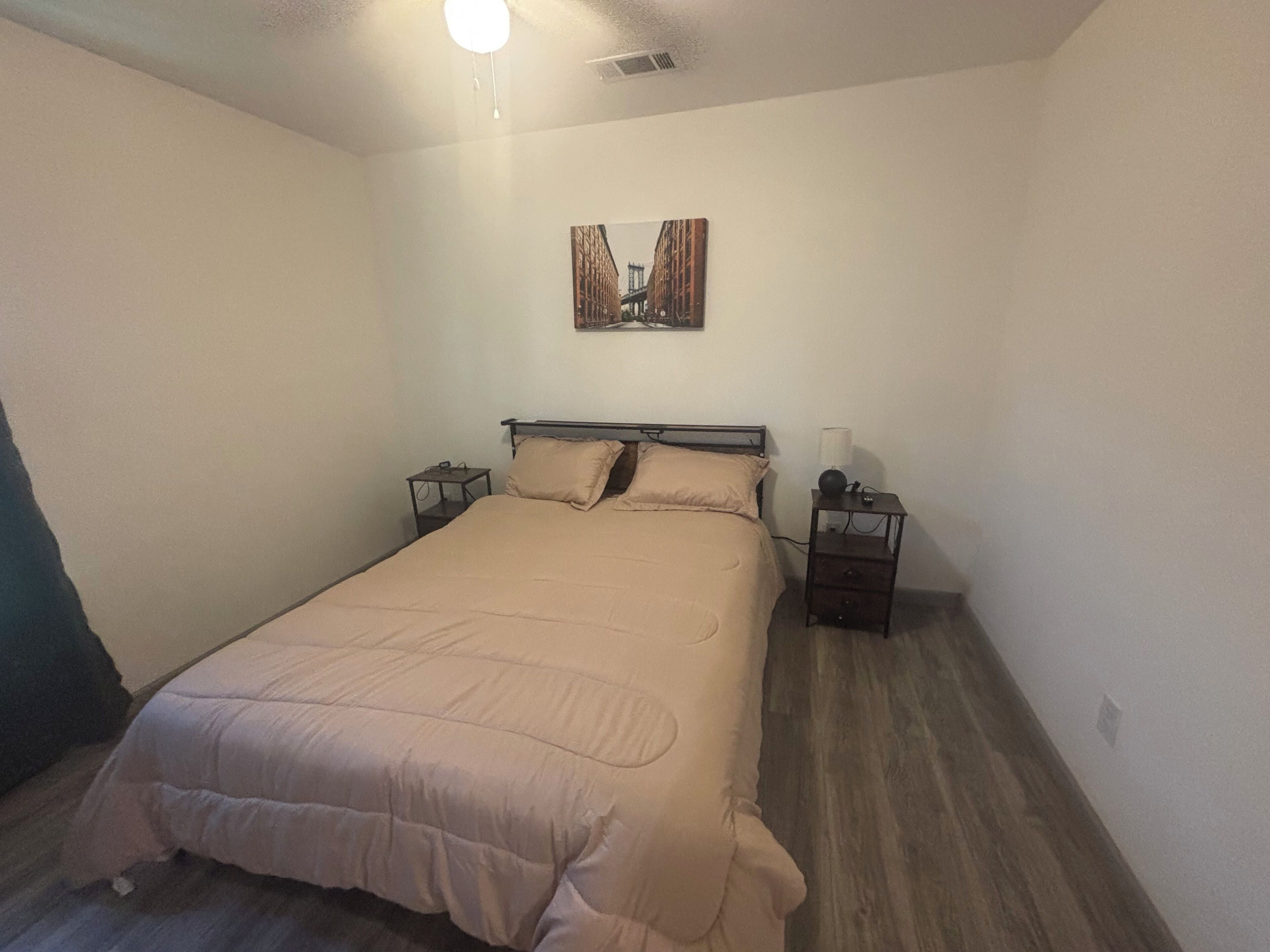 Iron/ironing board, WiFi (free)