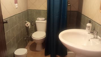 Shower, towels