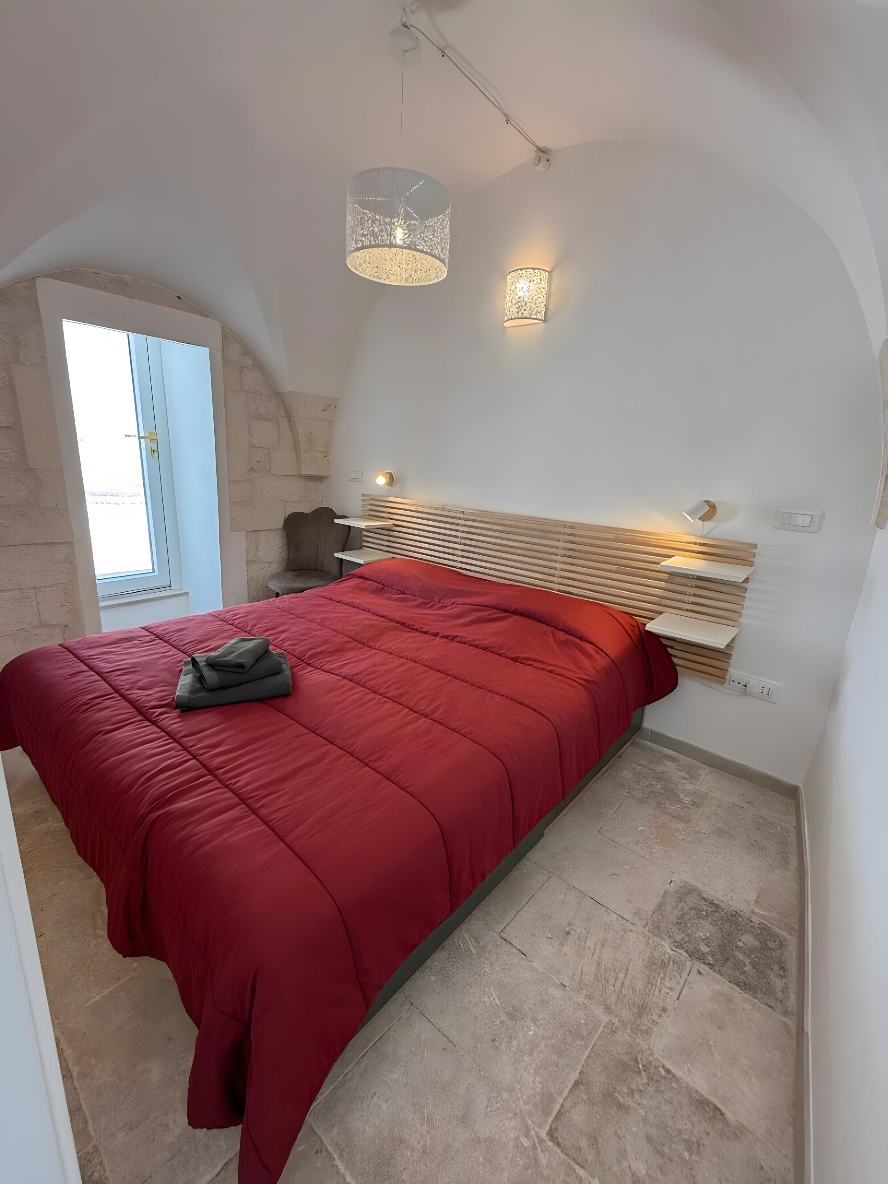 WiFi, bed sheets