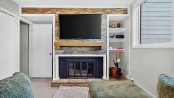 TV, fireplace, offices