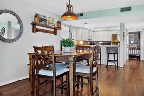 Dining - Ski-In Ski-Out Blue Ridge Views at Wintergreen  Resort (Wintergreen Resort)