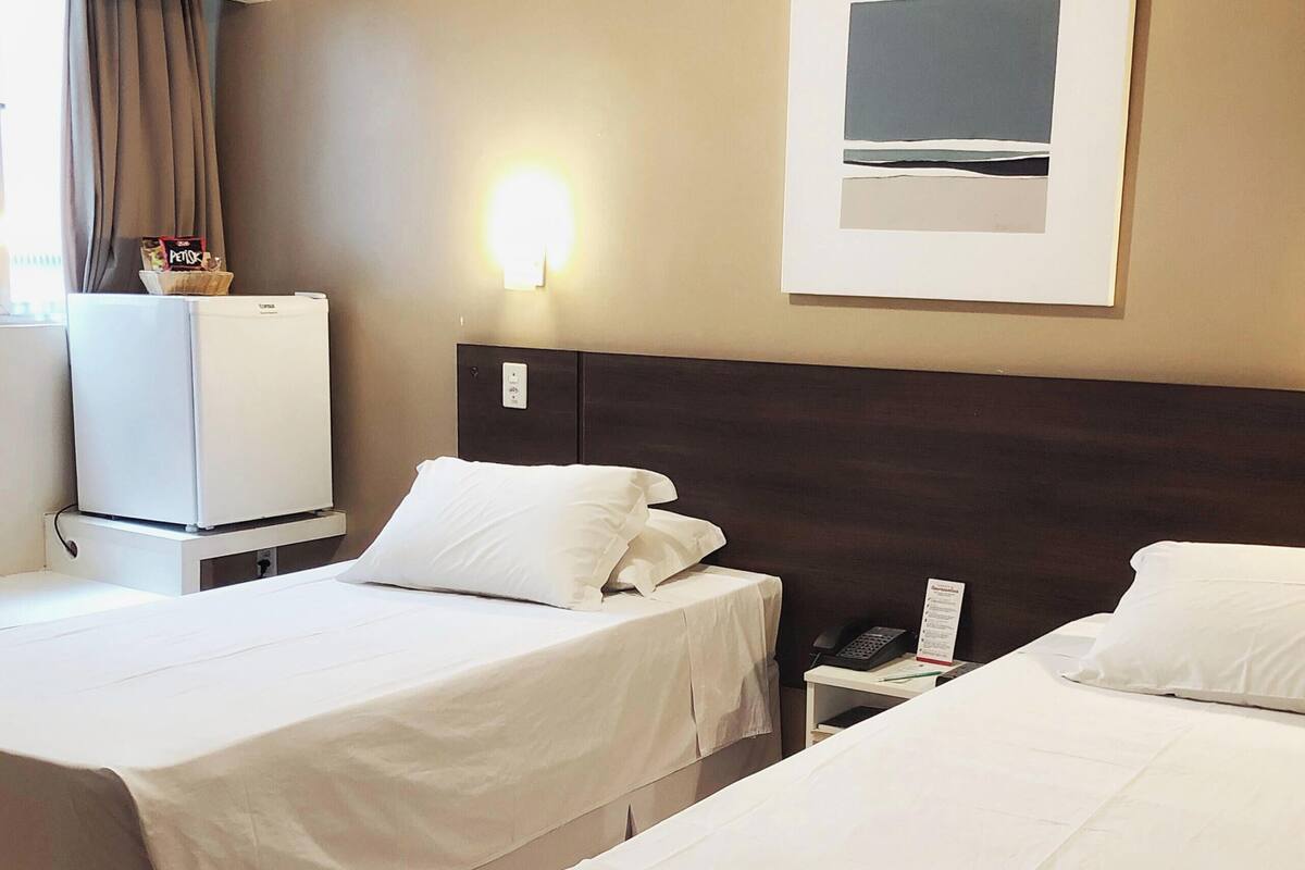 Standard Twin Room | Iron/ironing board (on request), WiFi (free)