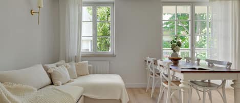 Family Apartment, Balcony | Living area | 40-inch flat-screen TV with cable channels, Netflix, Hulu