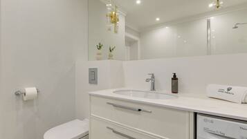 Appartamento familiare, balcone | Bagno