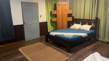 In-room safe, free WiFi