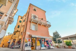 Unclassified image, 2 of 21, button - [La Loggia del Delfino] - 5 Terre Sea View A/C (Lerici)
