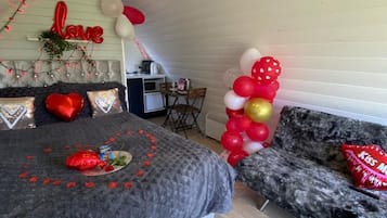 1 habitación y ropa de cama