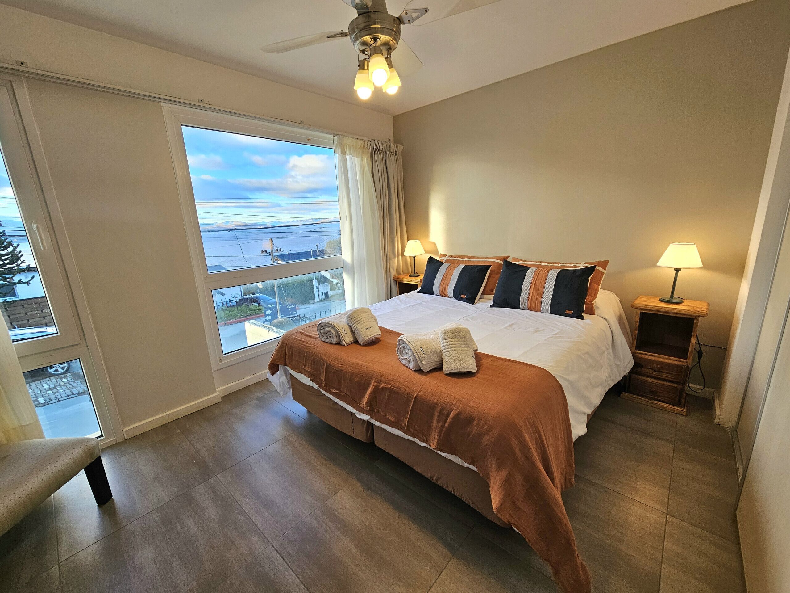 Iron/ironing board, free WiFi, bed sheets