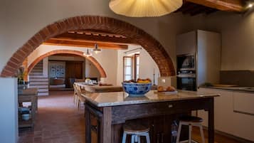 Macchina per tè/caffè, frigorifero, microonde, forno