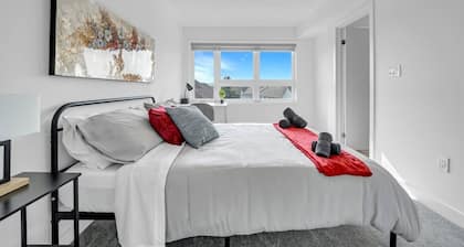 *Beautiful Family Home* With a Backyard + Parking