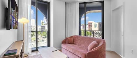 公寓式客房, 2 张大床, 阳台, 城市景观 (Wynwood Luxury Atelier) | 起居区