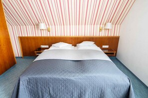 Standard-Doppelzimmer | Schreibtisch, kostenloses WLAN