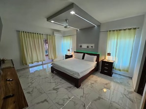 4 habitaciones, tabla de planchar con plancha y wifi 