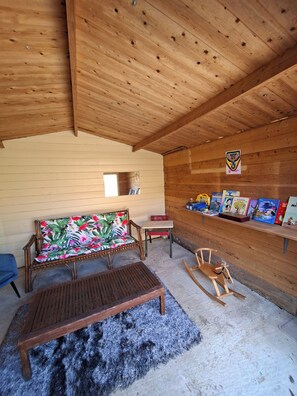 Interior - Breton country house set in an enclosed park with century-old oak trees (Évellys)