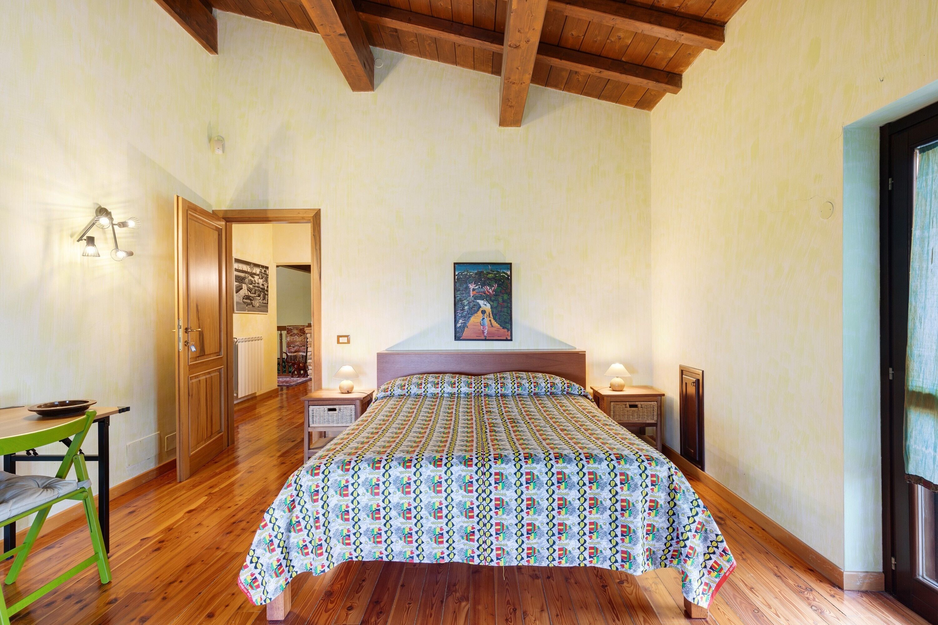 WiFi, bed sheets