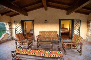 Terrace/patio - Room 'Terrace' with Shared Terrace, Wi-Fi and Air Conditioning (Fonte Nuova)