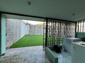 Property grounds - Cozy 3BR AC home in Liberia, Costa Rica! Perfect for families & workers (Liberia)