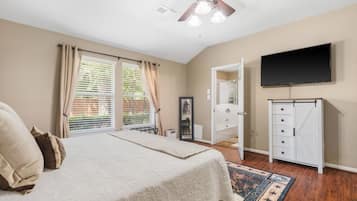 Desk, iron/ironing board, WiFi, bed sheets