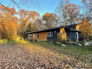 Exterior - Peaceful Modern Home Surrounded by Woods — Large Deck & Yoga Studio (Highland)