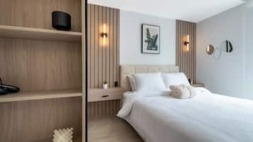 Suite Deluxe, se aceptan mascotas, vista a la ciudad | Cortinas blackout, tabla de planchar con plancha y wifi gratis