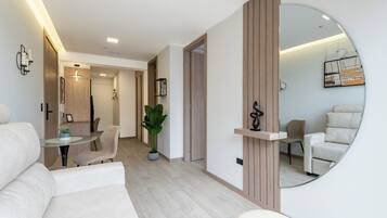 Deluxe Suite, Haiwan Kesayangan Dibenarkan, City View | Ruang tamu