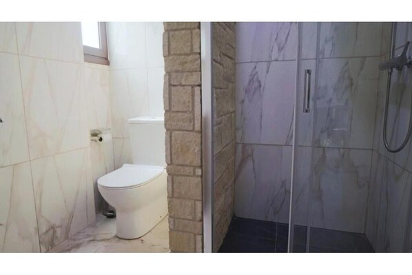 Bathroom - Relaxing Deluxe Studio with Private Terrace & Garden Views (Limassol)