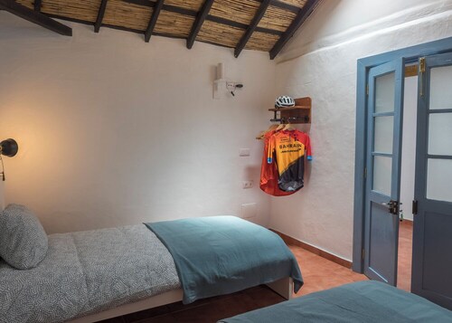 Vista del Drago: Spacious Sea-View Villa Near Tenerife’s Ancient Dragon Tree