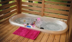 Bain à remous extérieur