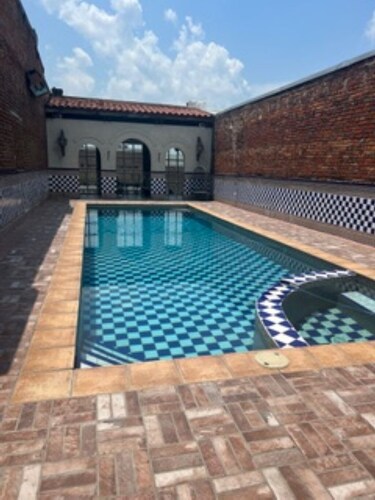 3-bedroom condo with pool in downtown Columbus