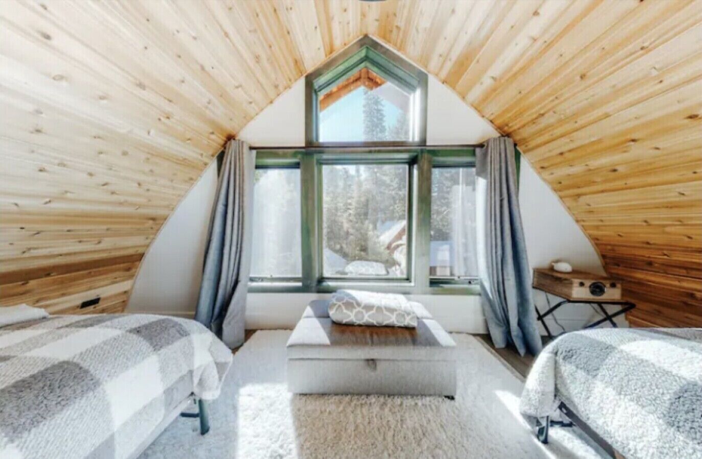 Travel crib
