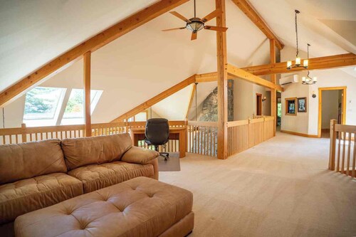 Lakefront Estate w/ Dock, Hot Tub & Bar/Game Room