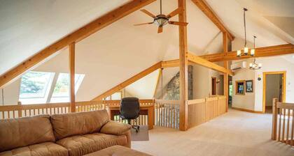 Lakefront Estate w/ Dock, Hot Tub & Bar/Game Room