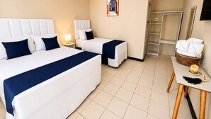 Quarto triplo básico | Wi-Fi de cortesia
