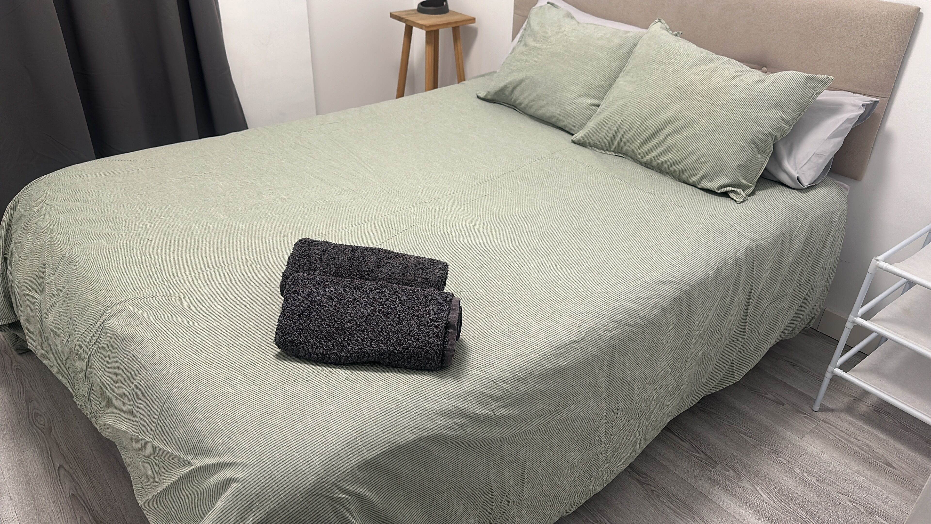 Wifi gratis y ropa de cama 