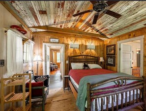 Room - Located across the street from LaPrade's Marina on Lake Burton, and just 15 miles from the historic Lake Rabun Hotel and downtown Clayton, the Cona LaPrade Cabin is perfectly situated to enjoy the best of North Georgia's mountains and lakes.  <br><br (Clarkesville)