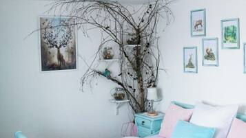 2 bedrooms, iron/ironing board, travel cot, free WiFi