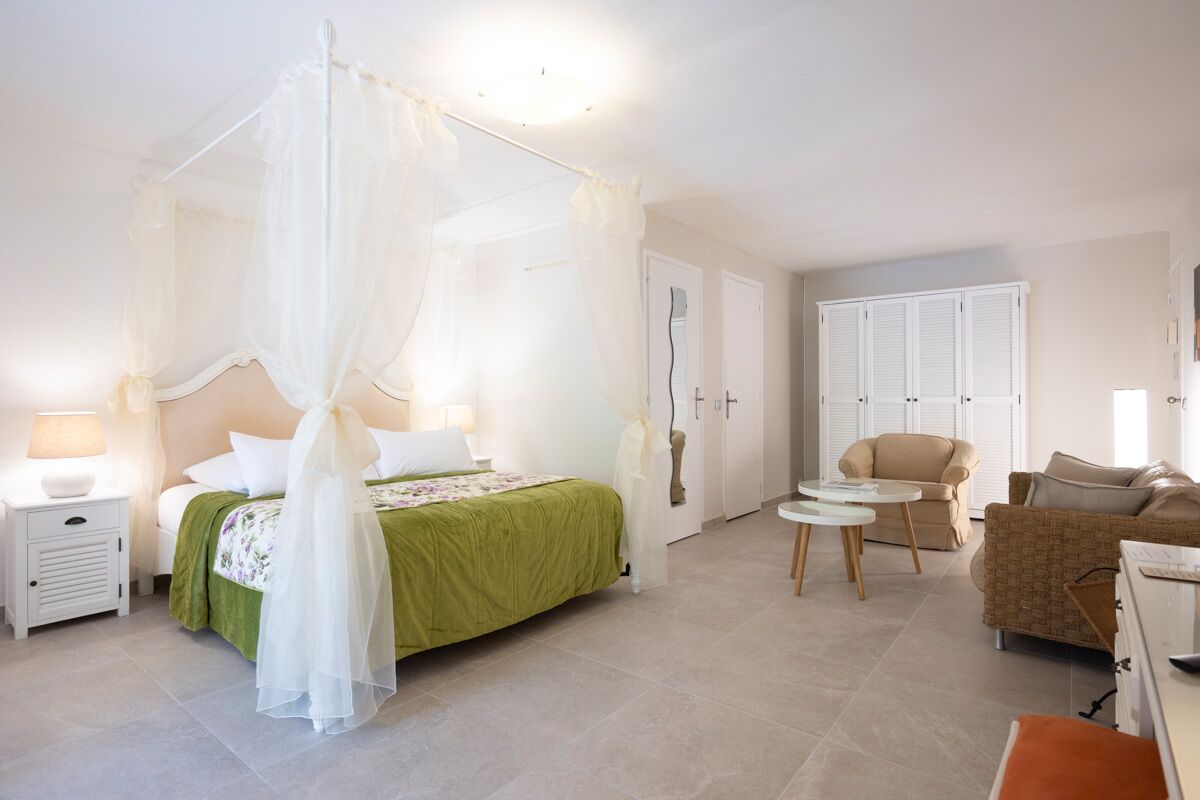 In-room safe, blackout curtains, iron/ironing board (on request)