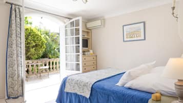 Family Quadruple Room | In-room safe, blackout drapes, iron/ironing board (on request)