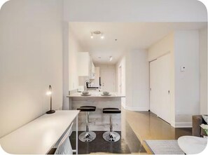 Interior - Stylish Studio Steps From Bell Centre (Montréal)