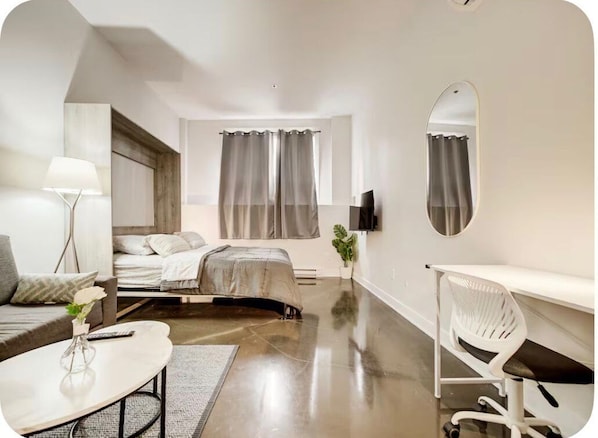 Room - Stylish Studio Steps From Bell Centre (Montréal)
