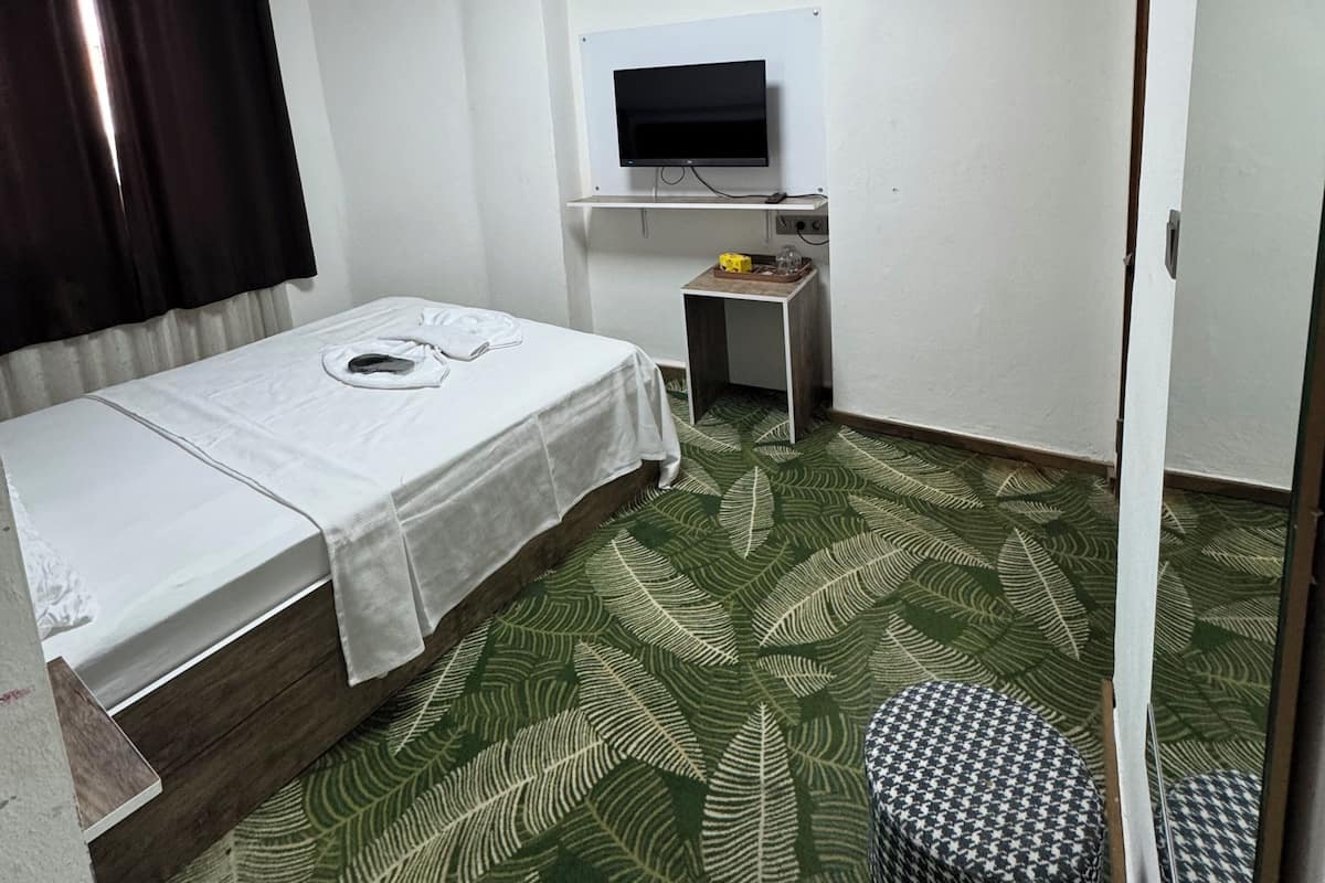 Desk, laptop workspace, free WiFi