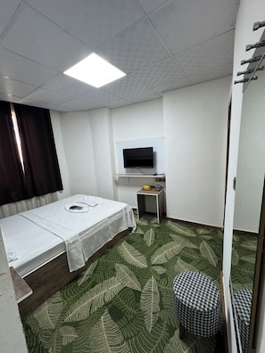 Desk, laptop workspace, free WiFi - Öz tralles otel (Aydın)