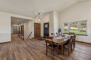 Dining - One of a Kind - Emerald Canyon - South Central Black Hills (Hermosa)