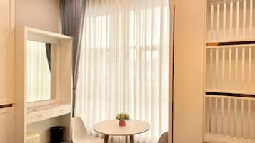 Quarto casal, vista para a cidade | Parte interna