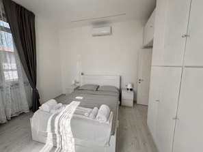 Bügeleisen/Bügelbrett, WLAN, Bettwäsche