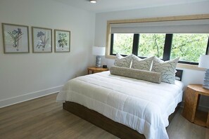 5 bedrooms, internet - Large 5 bed, 5 bath Cabin at Treehouse Resort, Sleeps 13 (Hot Springs National Park)
